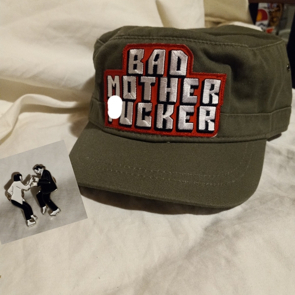 Pulp Fiction Bad Mother hat with Vincent Vega & Mia Wallace Dance Scene Pin set - Picture 2 of 5